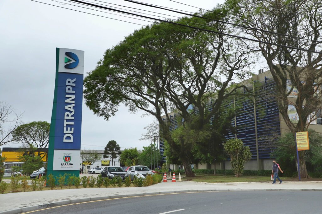 Detran-PR fará concurso público com 100 vagas para Agentes e Analistas de Trânsito
